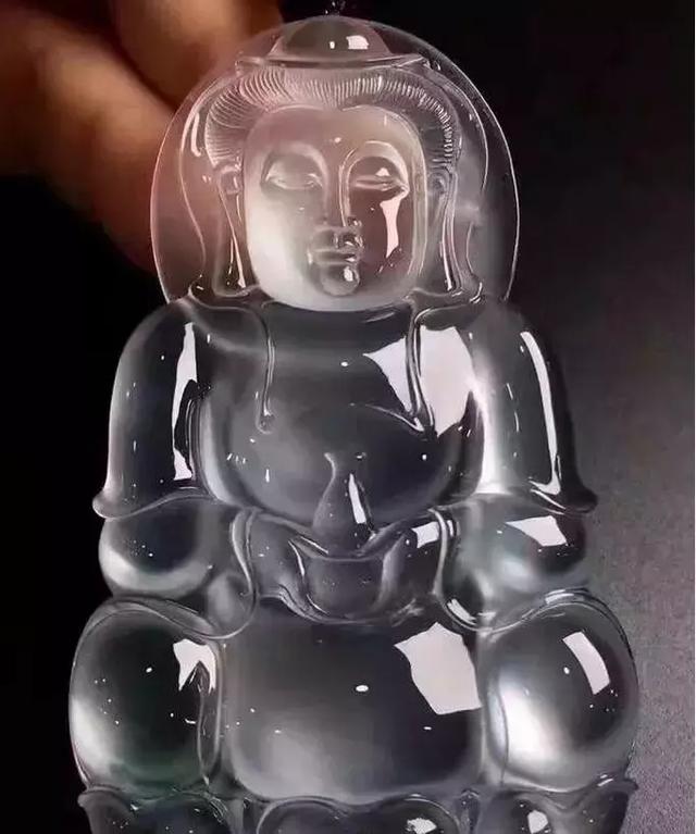 玉可以泡水保养吗,翡翠手镯保养泡在水里-第3张图片-翡翠网 玉可以泡水保养吗,翡翠手镯保养泡在水里-第3张图片-翡翠网