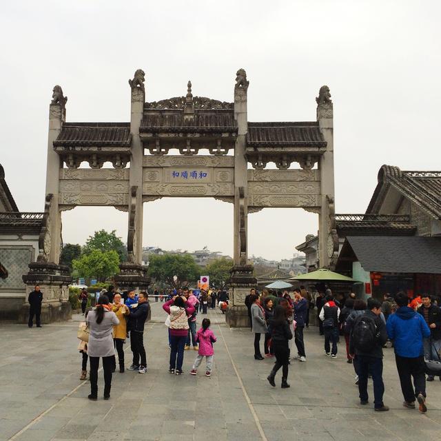 云南腾冲翡翠原石在哪里,腾冲翡翠原石市场-第4张图片-翡翠网 云南腾冲翡翠原石在哪里,腾冲翡翠原石市场-第4张图片-翡翠网