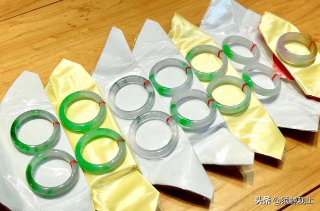 一千万满绿翡翠手镯,墨色翡翠手镯-第3张图片-翡翠网 一千万满绿翡翠手镯,墨色翡翠手镯-第3张图片-翡翠网