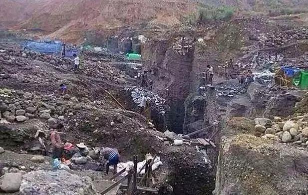 商场里的翡翠手镯好吗商场买的翡翠手镯怎么退货-第3张图片-翡翠网 商场里的翡翠手镯好吗商场买的翡翠手镯怎么退货-第3张图片-翡翠网