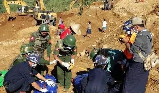 商场里的翡翠手镯好吗商场买的翡翠手镯怎么退货-第4张图片-翡翠网 商场里的翡翠手镯好吗商场买的翡翠手镯怎么退货-第4张图片-翡翠网