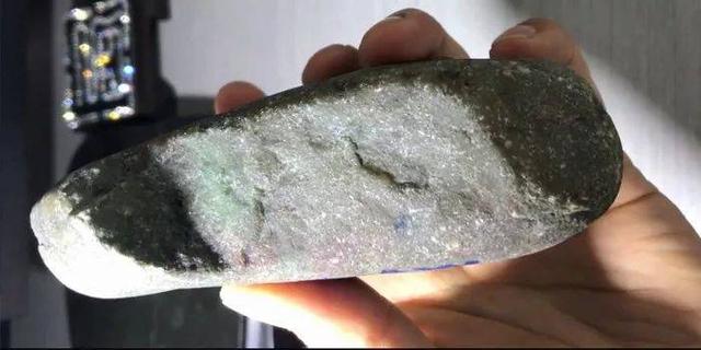 干切翡翠原石翡翠原石切开后发干-第2张图片-翡翠网 干切翡翠原石翡翠原石切开后发干-第2张图片-翡翠网