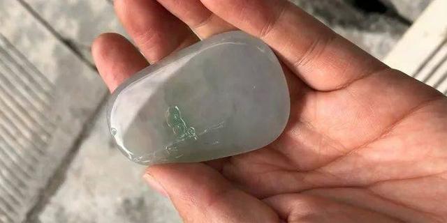 干切翡翠原石翡翠原石切开后发干-第9张图片-翡翠网 干切翡翠原石翡翠原石切开后发干-第9张图片-翡翠网