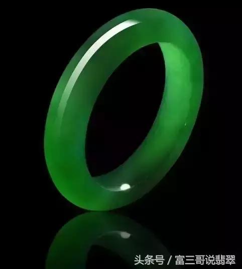 翡翠手镯a货价格一般多少,翡翠手镯椭圆-第1张图片-翡翠网 翡翠手镯a货价格一般多少,翡翠手镯椭圆-第1张图片-翡翠网