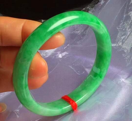 翡翠价格口诀表翡翠价格区间-第8张图片-翡翠网 翡翠价格口诀表翡翠价格区间-第8张图片-翡翠网