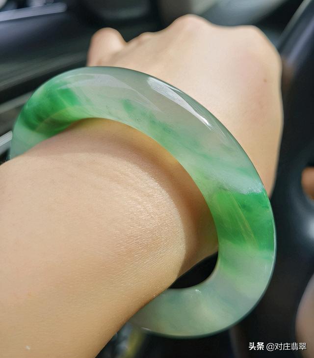a货翡翠手镯翡翠手镯展示-第8张图片-翡翠网 a货翡翠手镯翡翠手镯展示-第8张图片-翡翠网