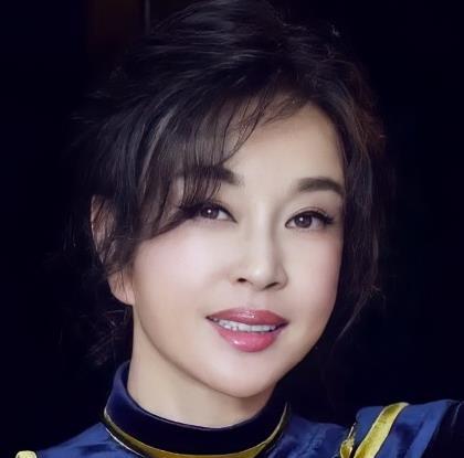 刻翡翠知识偶像大赛翡翠背后可以刻人名字吗-第3张图片-翡翠网 刻翡翠知识偶像大赛翡翠背后可以刻人名字吗-第3张图片-翡翠网