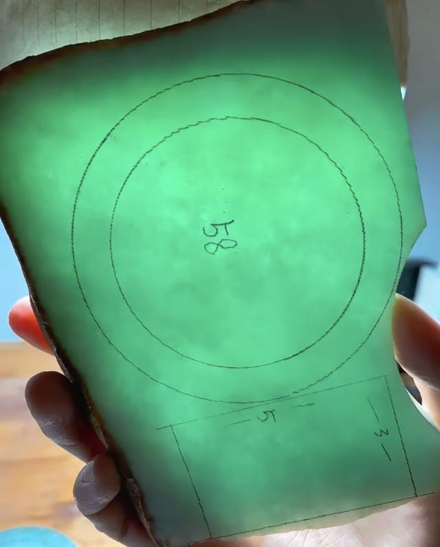 翡翠的种和水的图解果绿翡翠,翡翠晴绿和果绿哪个好-第4张图片-翡翠网 翡翠的种和水的图解果绿翡翠,翡翠晴绿和果绿哪个好-第4张图片-翡翠网