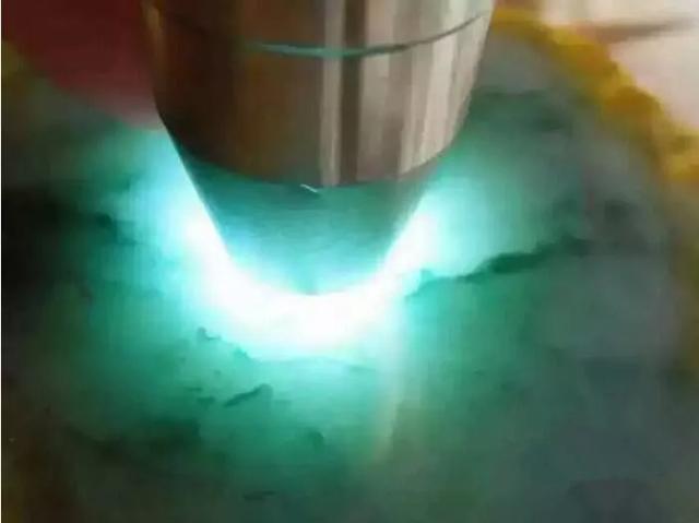 6000万翡翠原石,5万买翡翠原石-第3张图片-翡翠网 6000万翡翠原石,5万买翡翠原石-第3张图片-翡翠网