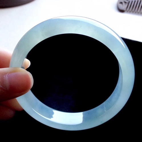 翡翠硬度多少,如何看翡翠手镯的硬度-第1张图片-翡翠网 翡翠硬度多少,如何看翡翠手镯的硬度-第1张图片-翡翠网