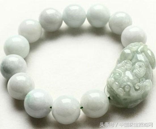 男人送翡翠吊坠代表什么意思,男人送翡翠手镯-第3张图片-翡翠网 男人送翡翠吊坠代表什么意思,男人送翡翠手镯-第3张图片-翡翠网