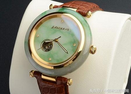 男人送翡翠吊坠代表什么意思,男人送翡翠手镯-第4张图片-翡翠网 男人送翡翠吊坠代表什么意思,男人送翡翠手镯-第4张图片-翡翠网