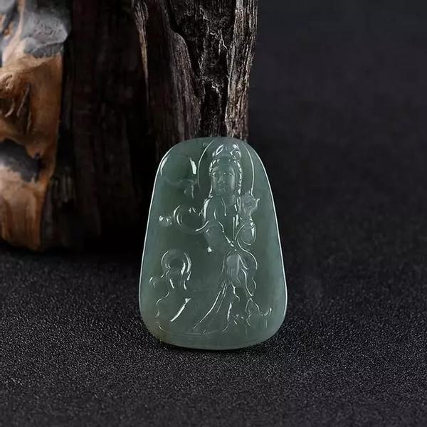 油青色翡翠手镯翡翠手镯可以用白茶油泡吗-第5张图片-翡翠网 油青色翡翠手镯翡翠手镯可以用白茶油泡吗-第5张图片-翡翠网