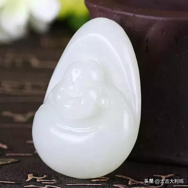 翡翠和和田玉的区别哪个贵,和田玉与翡翠的价格-第4张图片-翡翠网 翡翠和和田玉的区别哪个贵,和田玉与翡翠的价格-第4张图片-翡翠网