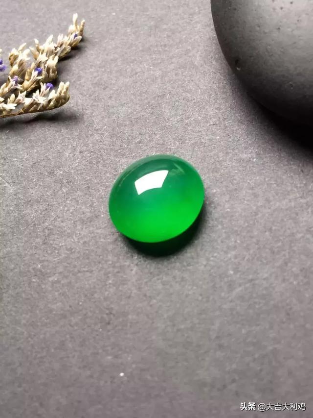 翡翠和和田玉的区别哪个贵,和田玉与翡翠的价格-第12张图片-翡翠网 翡翠和和田玉的区别哪个贵,和田玉与翡翠的价格-第12张图片-翡翠网