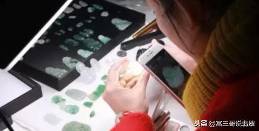 手镯尺寸对照表翡翠手镯宽7-第1张图片-翡翠网 手镯尺寸对照表翡翠手镯宽7-第1张图片-翡翠网