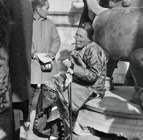 翡翠手镯皮棉a货翡翠在手电光下图-第3张图片-翡翠网 翡翠手镯皮棉a货翡翠在手电光下图-第3张图片-翡翠网