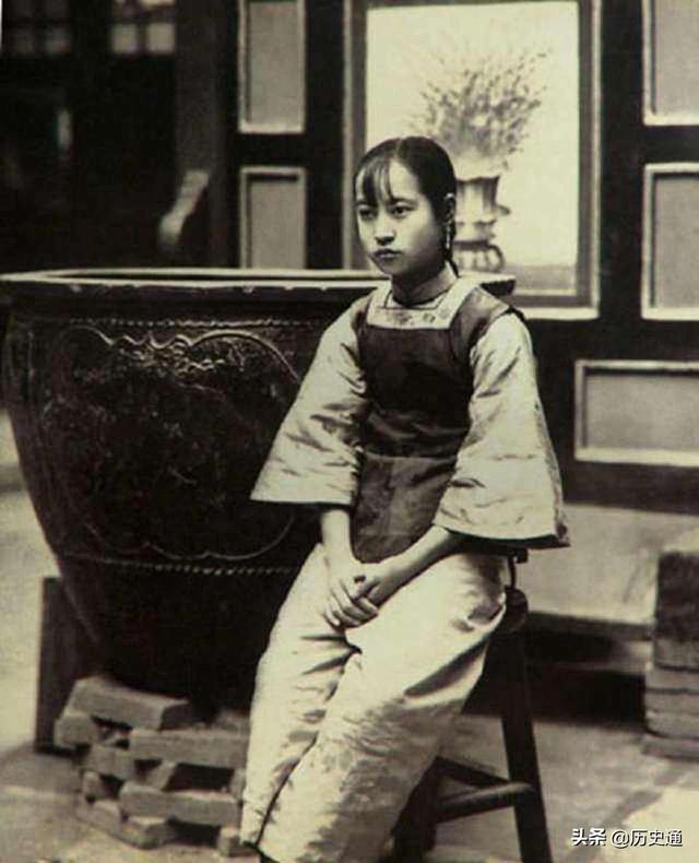 翡翠手镯皮棉a货翡翠在手电光下图-第6张图片-翡翠网 翡翠手镯皮棉a货翡翠在手电光下图-第6张图片-翡翠网