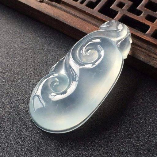 女生戴什么图案玉坠好,女性佩戴什么翡翠最合适-第4张图片-翡翠网 女生戴什么图案玉坠好,女性佩戴什么翡翠最合适-第4张图片-翡翠网