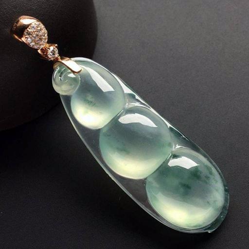 女生戴什么图案玉坠好,女性佩戴什么翡翠最合适-第5张图片-翡翠网 女生戴什么图案玉坠好,女性佩戴什么翡翠最合适-第5张图片-翡翠网