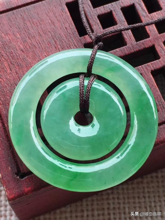 翡翠品相等级划分,翡翠等级划分标准图片a货-第7张图片-翡翠网 翡翠品相等级划分,翡翠等级划分标准图片a货-第7张图片-翡翠网