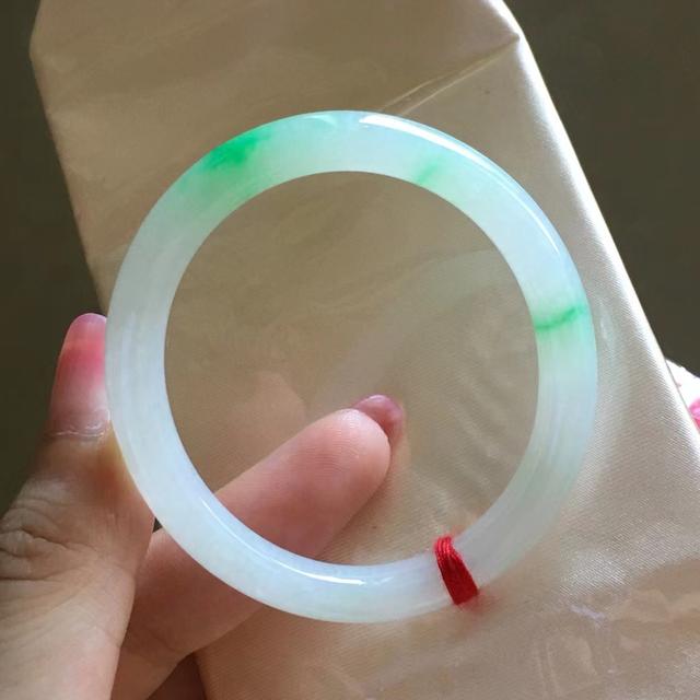 金手镯有什么好处金手镯翡翠-第4张图片-翡翠网 金手镯有什么好处金手镯翡翠-第4张图片-翡翠网