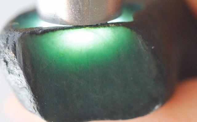 缅甸翡翠基础知识翡翠入门基础知识-第5张图片-翡翠网 缅甸翡翠基础知识翡翠入门基础知识-第5张图片-翡翠网