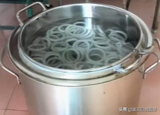 翡翠手镯刮花,翡翠镯子飘黄好不好-第5张图片-翡翠网 翡翠手镯刮花,翡翠镯子飘黄好不好-第5张图片-翡翠网