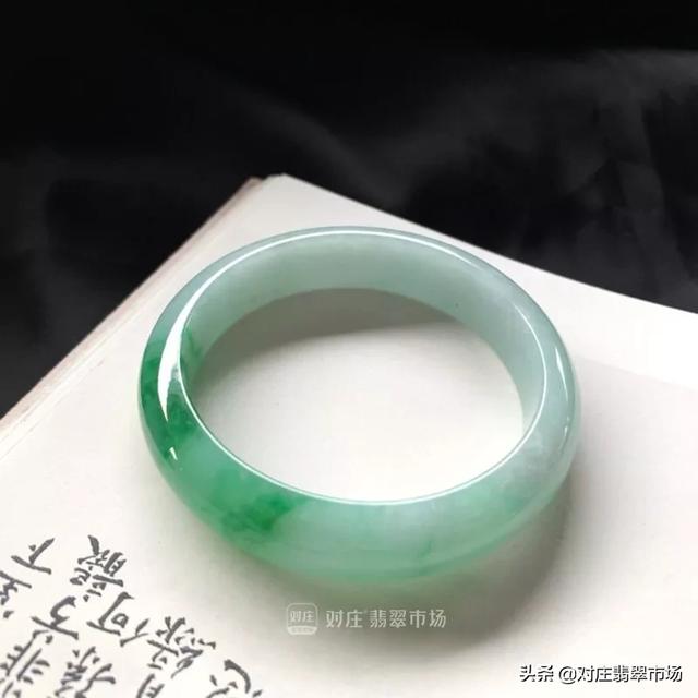 杨氏六喜是假的杨氏六喜翡翠手镯-第20张图片-翡翠网 杨氏六喜是假的杨氏六喜翡翠手镯-第20张图片-翡翠网