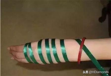 翡翠镯子会越戴越透吗,翡翠手镯怎样取下来-第13张图片-翡翠网 翡翠镯子会越戴越透吗,翡翠手镯怎样取下来-第13张图片-翡翠网