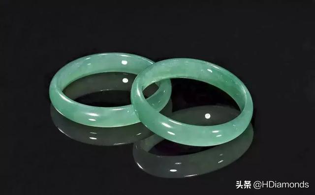 翡翠镯子报价翡翠2万元手镯-第1张图片-翡翠网 翡翠镯子报价翡翠2万元手镯-第1张图片-翡翠网