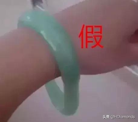 翡翠镯子报价翡翠2万元手镯-第3张图片-翡翠网 翡翠镯子报价翡翠2万元手镯-第3张图片-翡翠网