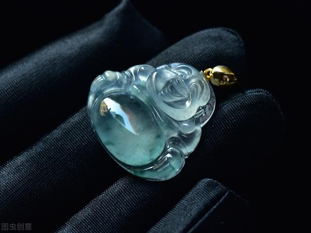 翡翠原石鉴别方法图解,翡翠原石人造假皮鉴别指示图-第5张图片-翡翠网 翡翠原石鉴别方法图解,翡翠原石人造假皮鉴别指示图-第5张图片-翡翠网