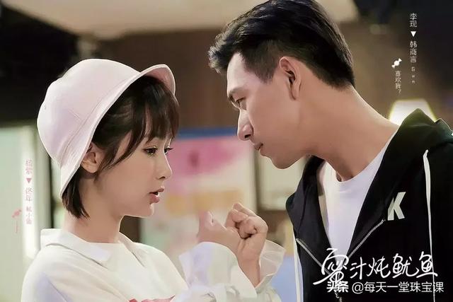 方向盘越轻好还是重好,翡翠手镯很重吗-第1张图片-翡翠网 方向盘越轻好还是重好,翡翠手镯很重吗-第1张图片-翡翠网