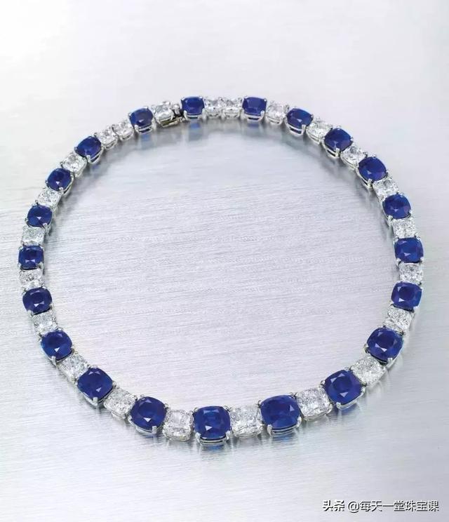 方向盘越轻好还是重好,翡翠手镯很重吗-第22张图片-翡翠网 方向盘越轻好还是重好,翡翠手镯很重吗-第22张图片-翡翠网