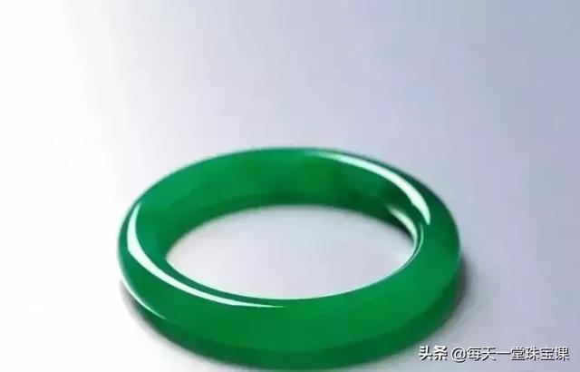 方向盘越轻好还是重好,翡翠手镯很重吗-第36张图片-翡翠网 方向盘越轻好还是重好,翡翠手镯很重吗-第36张图片-翡翠网