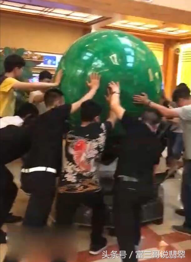 老翡翠与新翡翠的区别老翡翠1080克价格-第1张图片-翡翠网 老翡翠与新翡翠的区别老翡翠1080克价格-第1张图片-翡翠网