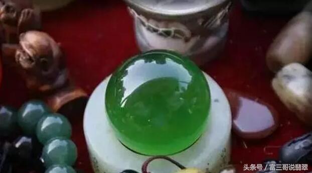 老翡翠与新翡翠的区别老翡翠1080克价格-第9张图片-翡翠网 老翡翠与新翡翠的区别老翡翠1080克价格-第9张图片-翡翠网