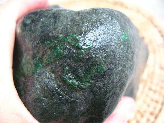 翡翠必须要懂的知识翡翠知识的培训资料-第7张图片-翡翠网 翡翠必须要懂的知识翡翠知识的培训资料-第7张图片-翡翠网