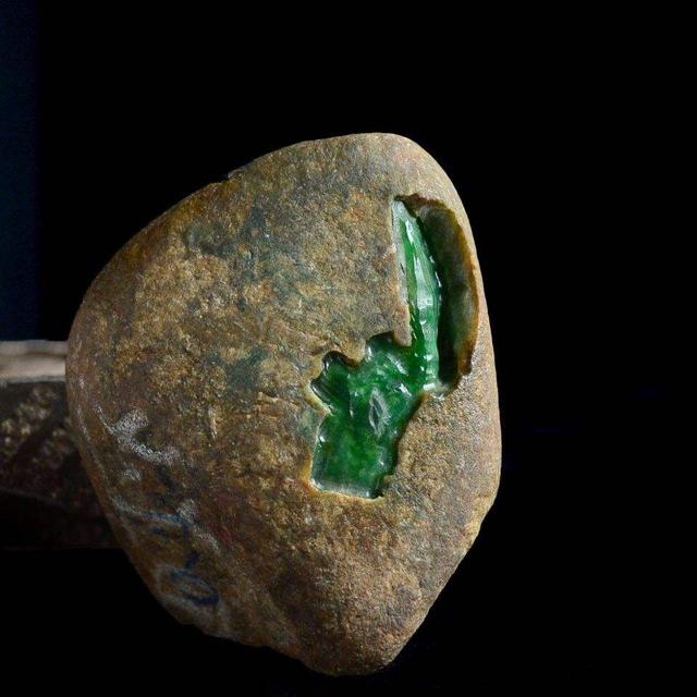 翡翠必须要懂的知识翡翠知识的培训资料-第10张图片-翡翠网 翡翠必须要懂的知识翡翠知识的培训资料-第10张图片-翡翠网