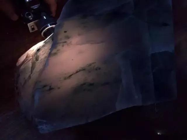 玉镯有裂纹能养好吗,翡翠手镯冰裂-第6张图片-翡翠网 玉镯有裂纹能养好吗,翡翠手镯冰裂-第6张图片-翡翠网