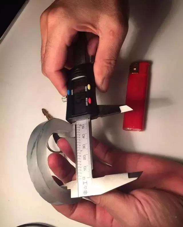 玉镯有裂纹能养好吗,翡翠手镯冰裂-第15张图片-翡翠网 玉镯有裂纹能养好吗,翡翠手镯冰裂-第15张图片-翡翠网