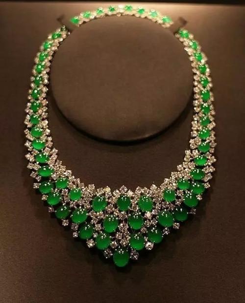 翡翠原石去皮抛光视频,垃圾翡翠原石视频-第7张图片-翡翠网 翡翠原石去皮抛光视频,垃圾翡翠原石视频-第7张图片-翡翠网