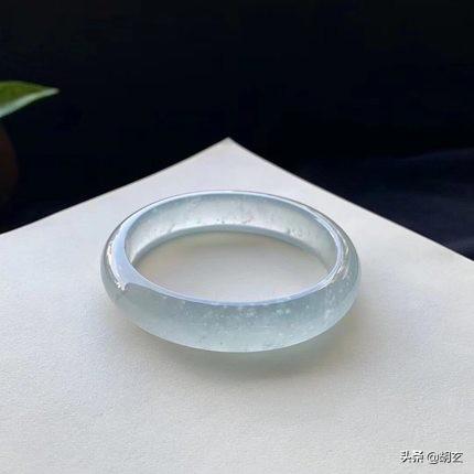 a货翡翠手镯a货翡翠手镯什么意思-第12张图片-翡翠网 a货翡翠手镯a货翡翠手镯什么意思-第12张图片-翡翠网