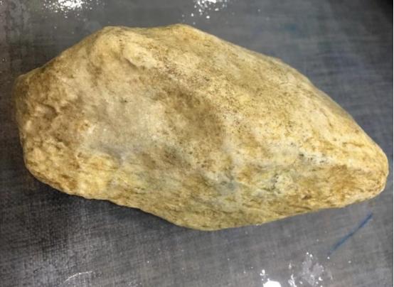 翡翠原石开解方法,云南翡翠原石解石-第7张图片-翡翠网 翡翠原石开解方法,云南翡翠原石解石-第7张图片-翡翠网