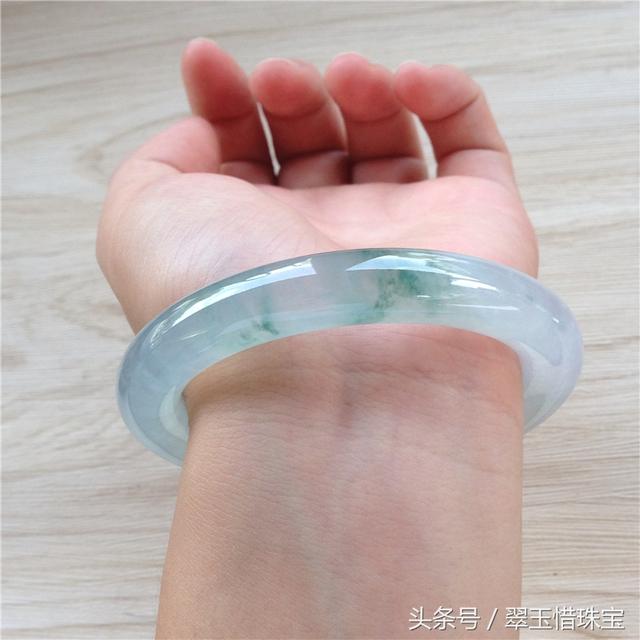 孕妇可以戴翡翠手镯吗,怀孕的人可以戴玉手镯吗-第4张图片-翡翠网 孕妇可以戴翡翠手镯吗,怀孕的人可以戴玉手镯吗-第4张图片-翡翠网