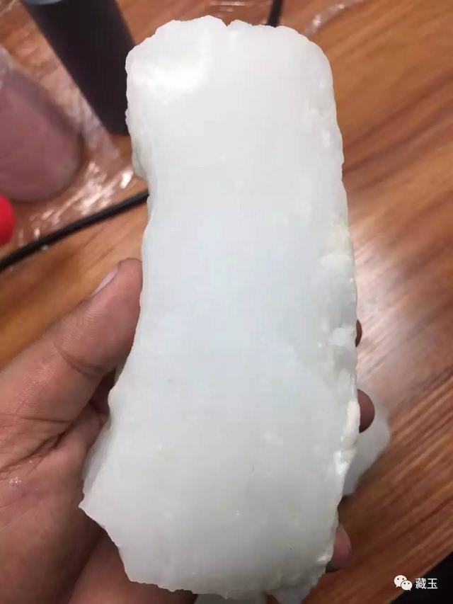 极品翡翠山料原石图片,翡翠山料色料-第4张图片-翡翠网 极品翡翠山料原石图片,翡翠山料色料-第4张图片-翡翠网