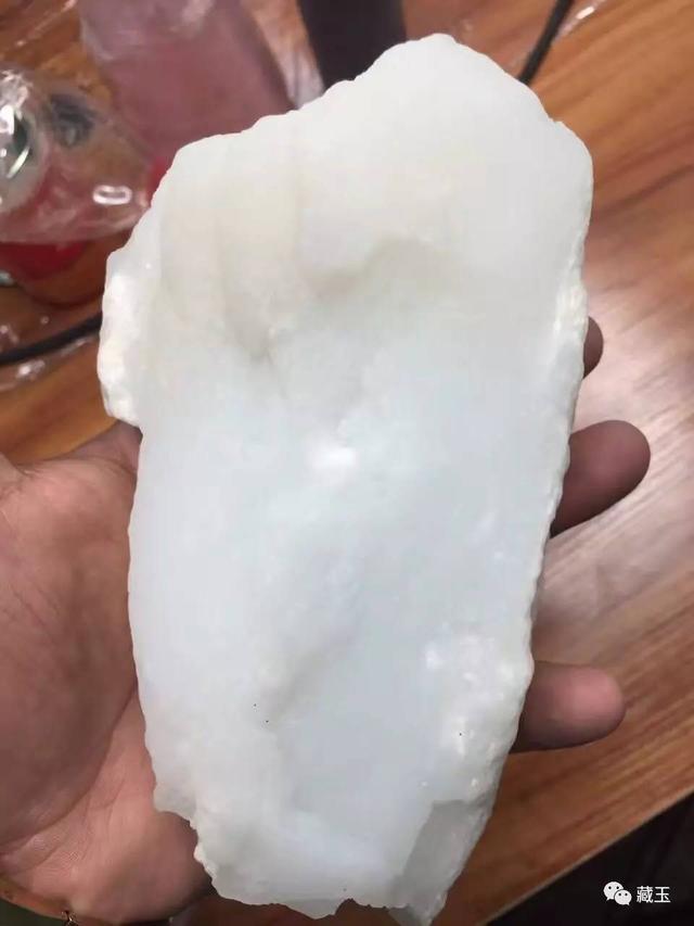 极品翡翠山料原石图片,翡翠山料色料-第6张图片-翡翠网 极品翡翠山料原石图片,翡翠山料色料-第6张图片-翡翠网