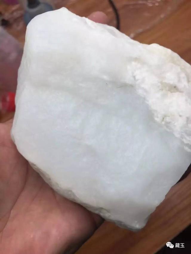 极品翡翠山料原石图片,翡翠山料色料-第7张图片-翡翠网 极品翡翠山料原石图片,翡翠山料色料-第7张图片-翡翠网