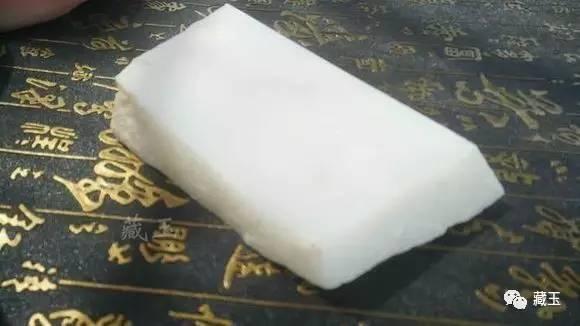 极品翡翠山料原石图片,翡翠山料色料-第19张图片-翡翠网 极品翡翠山料原石图片,翡翠山料色料-第19张图片-翡翠网